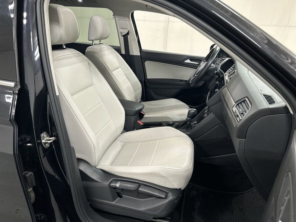 Used 2019 Volkswagen Tiguan SEL AWD/4WD image 23