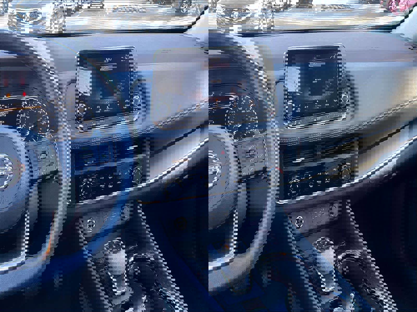 Used 2023 Nissan Rogue S image 9