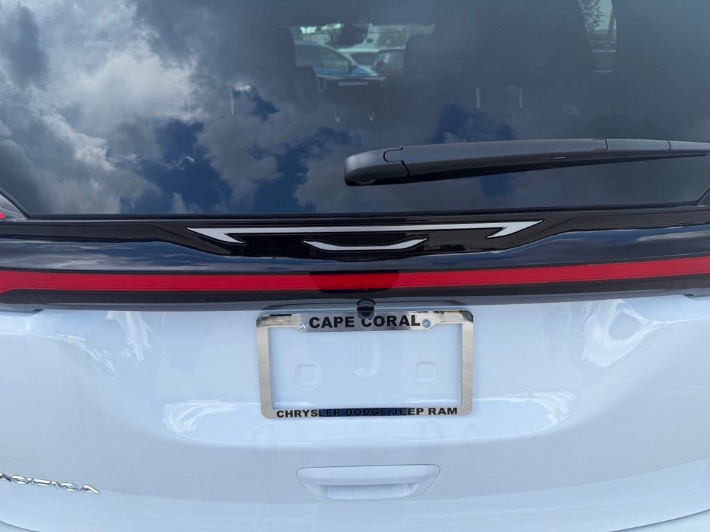 New 2027 Chrysler Pacifica Select w/ Family Tech Group FWD image 34