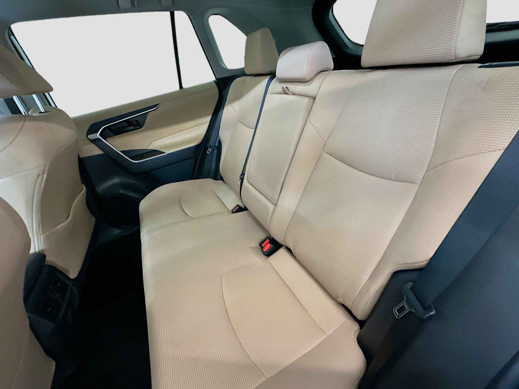 Used 2025 Toyota RAV4 LE image 29