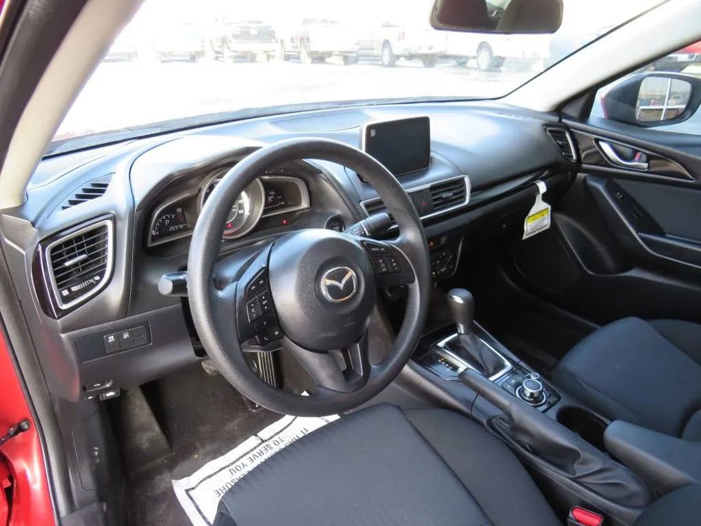 Used 2016 MAZDA MAZDA3 i Sport FWD image 10