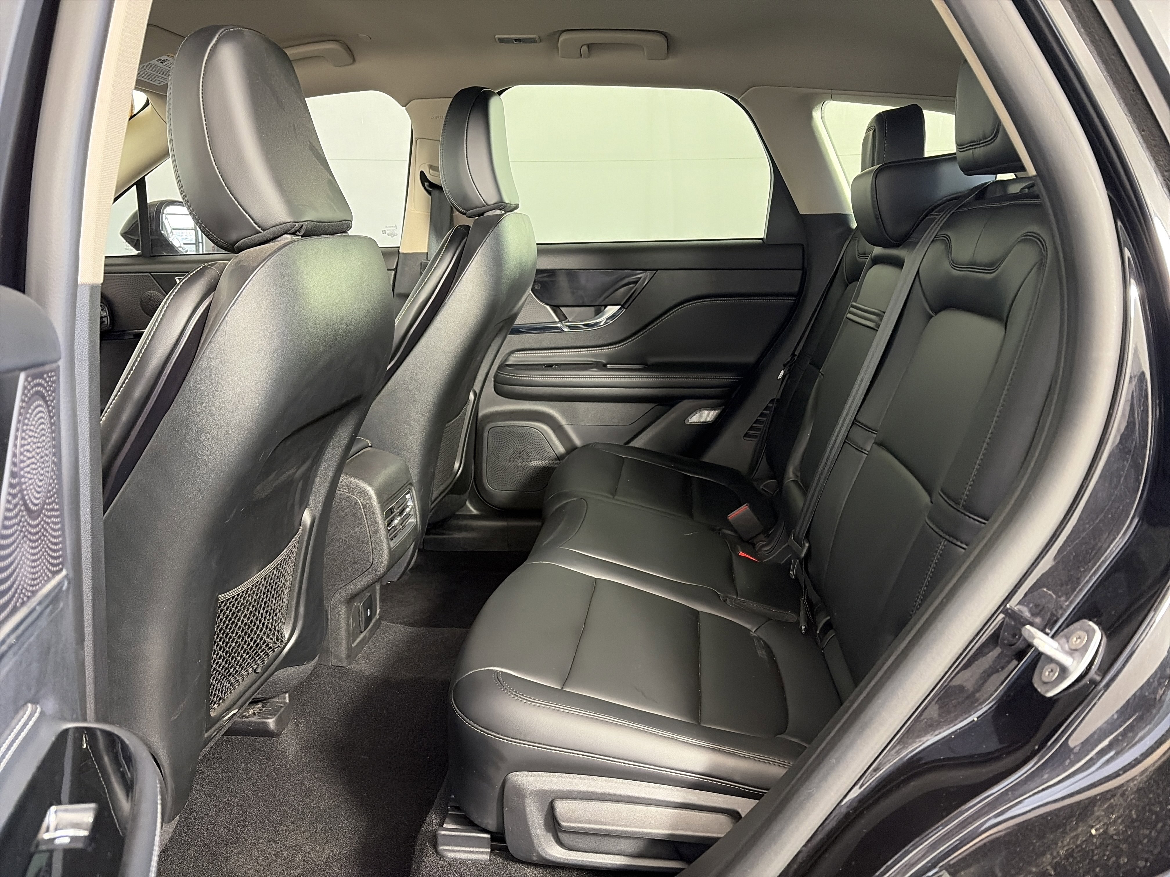 Used 2025 Lincoln Corsair AWD image 7