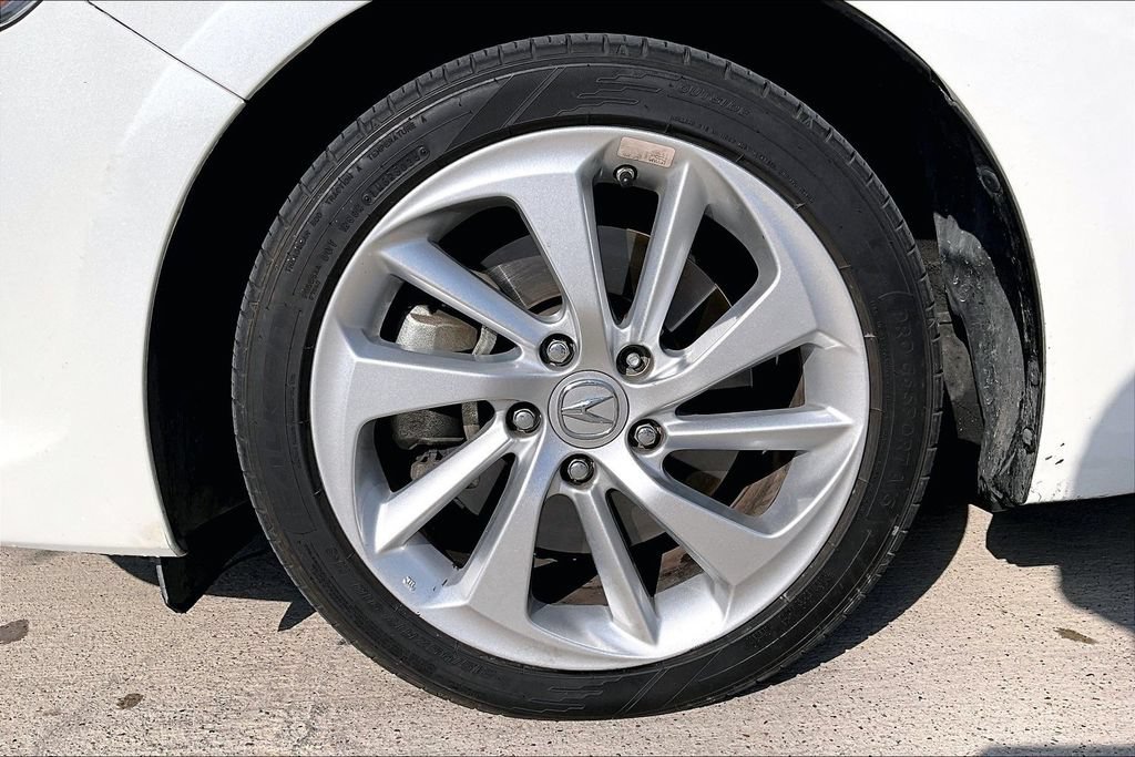Used 2017 Acura ILX FWD image 11