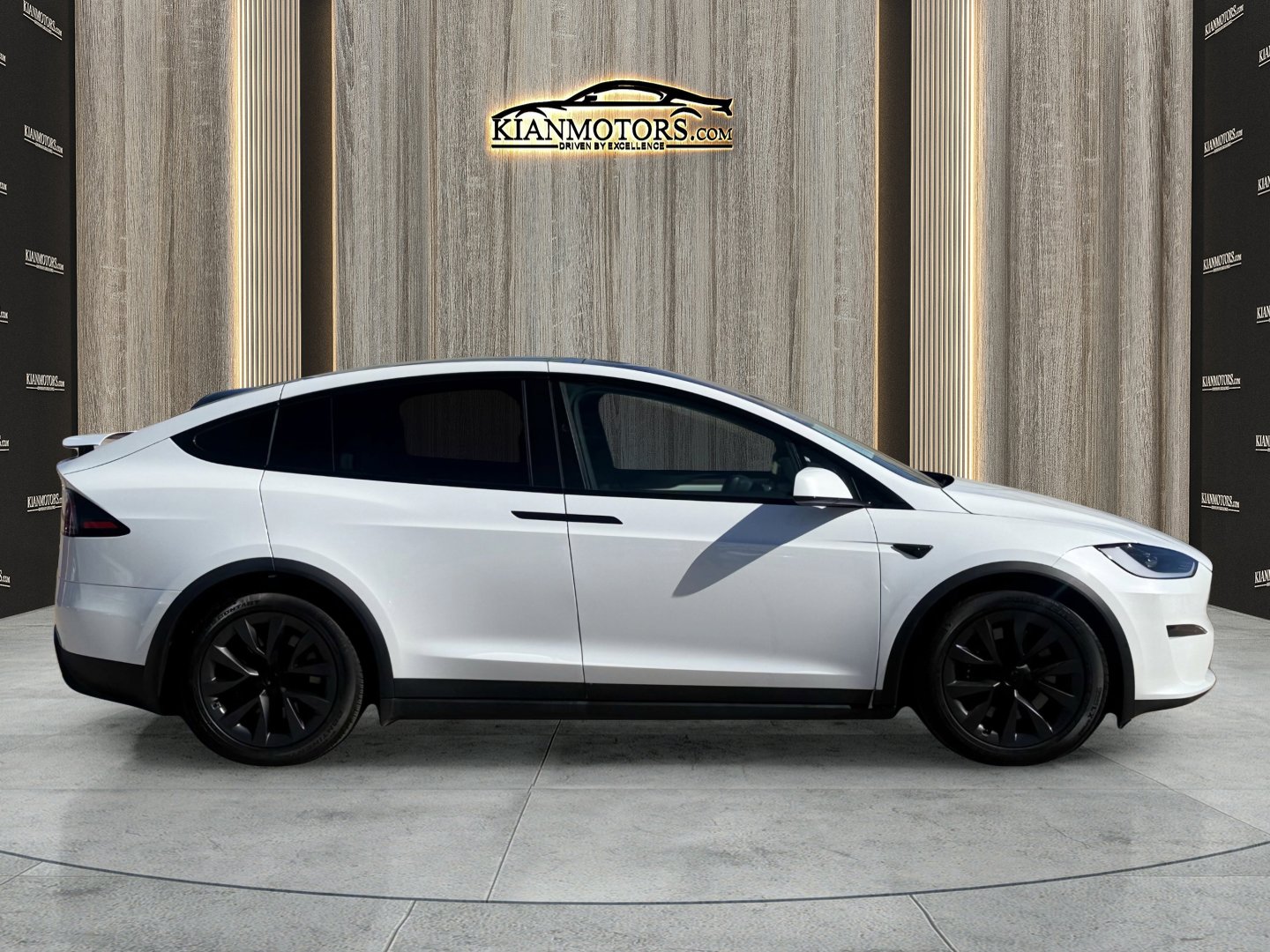 Used 2023 Tesla Model X image 11