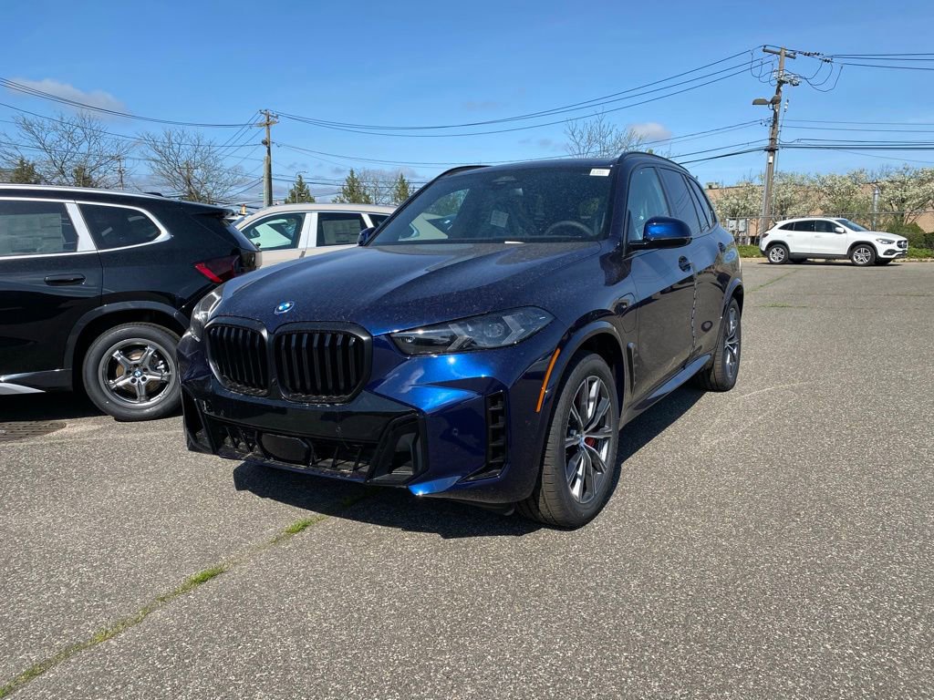 New 2026 BMW X5 xDrive50e w/ M Sport Package AWD/4WD image 1