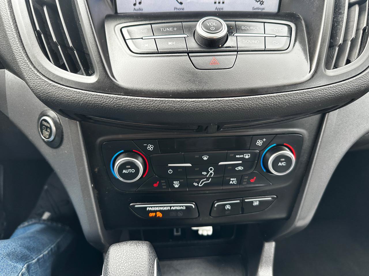 Used 2019 Ford Escape SE FWD image 15