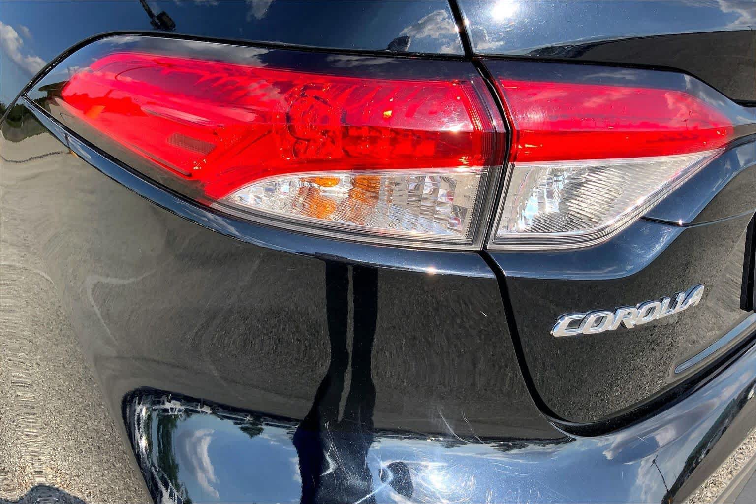 Used 2024 Toyota Corolla LE FWD image 28