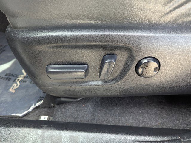 Used 2015 Toyota RAV4 Limited w/ Technology Package image 11