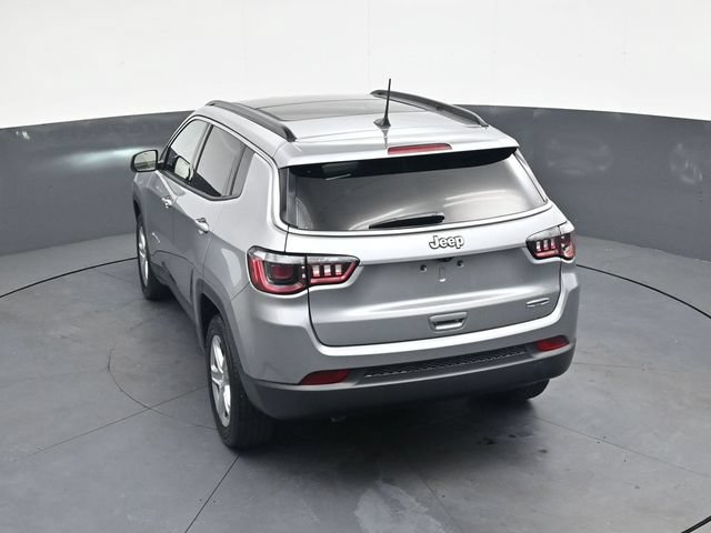 Used 2023 Jeep Compass Latitude w/ Sun and Sound Group AWD/4WD image 25