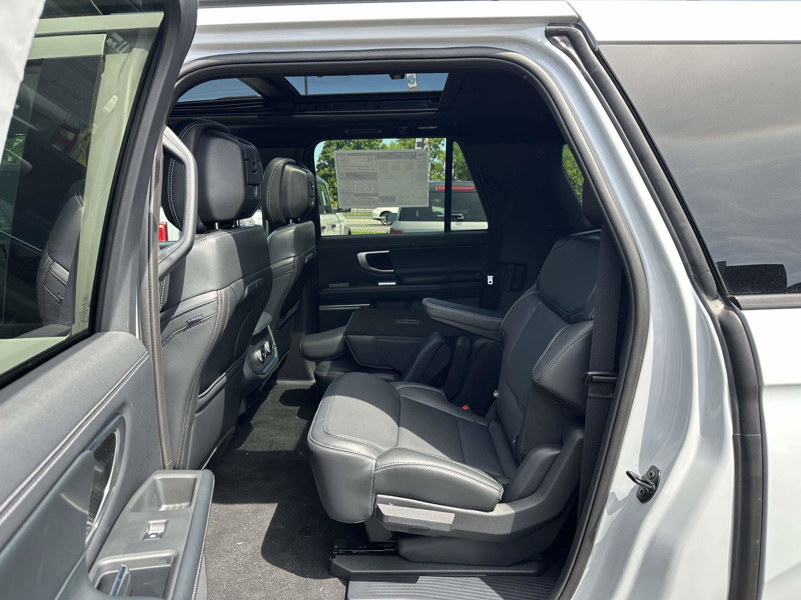New 2026 Ford Expedition Max Platinum w/ Stealth Appearance Package AWD/4WD image 13