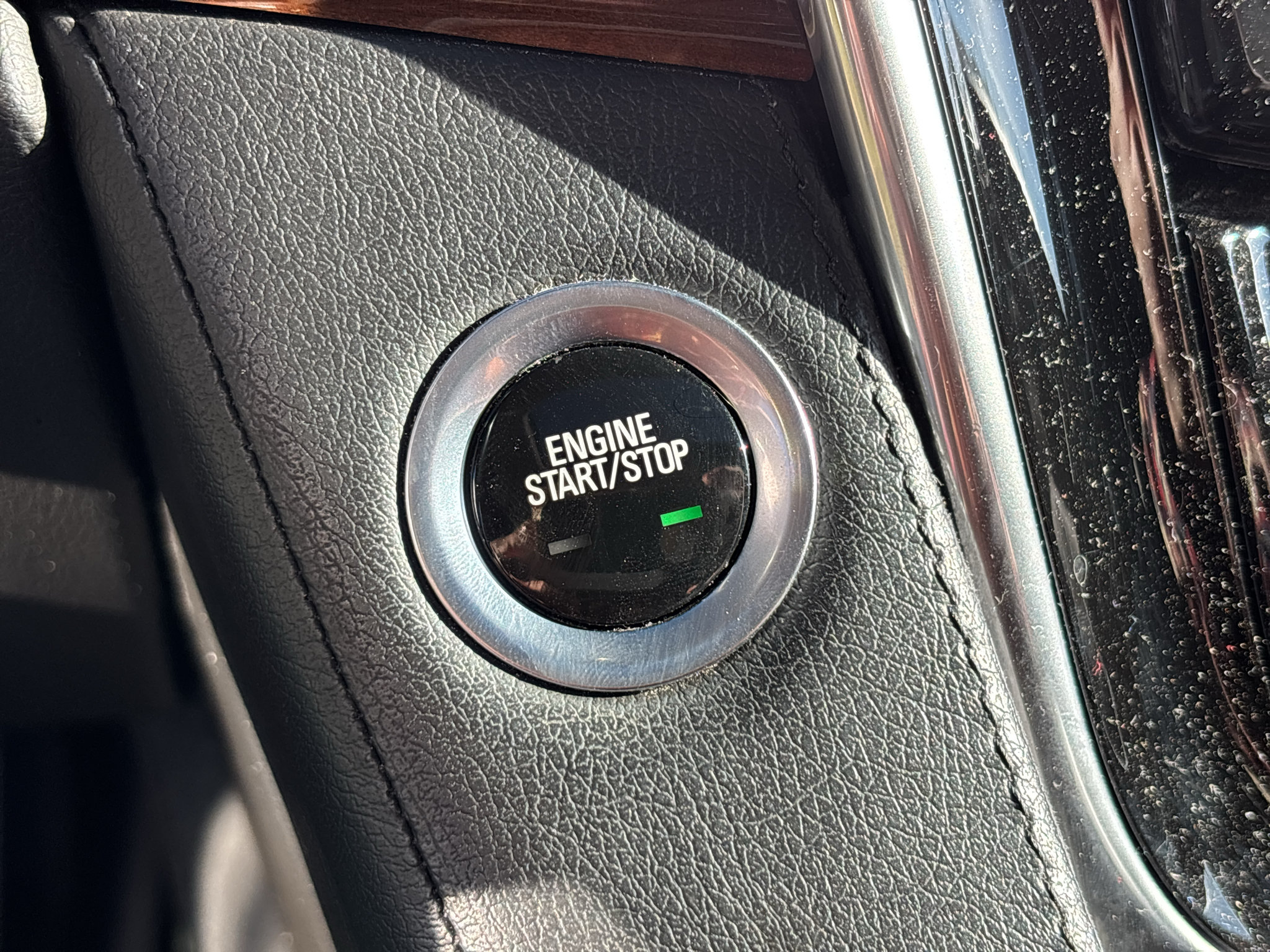 Used 2018 Cadillac Escalade Premium Luxury AWD/4WD image 26