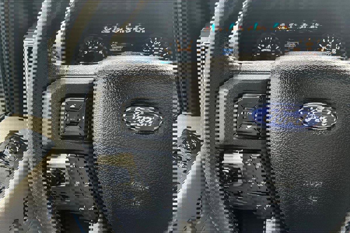 Used 2018 Ford F150 XLT w/ Equipment Group 302A Luxury image 12