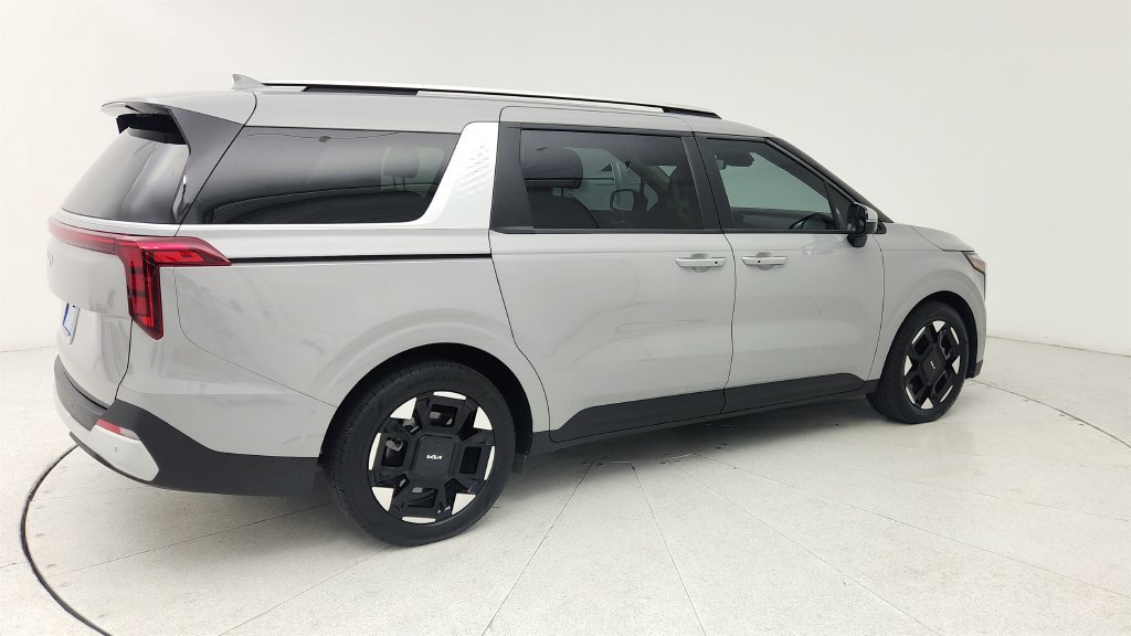 Used 2026 Kia Carnival EX FWD image 7