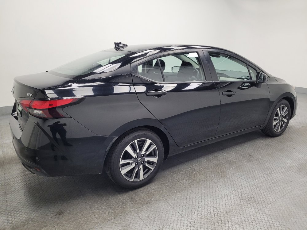 Used 2022 Nissan Versa SV FWD image 10