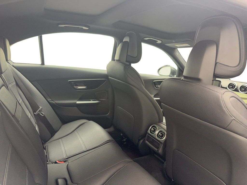 Used 2025 Mercedes-Benz C 300 4MATIC Sedan image 26