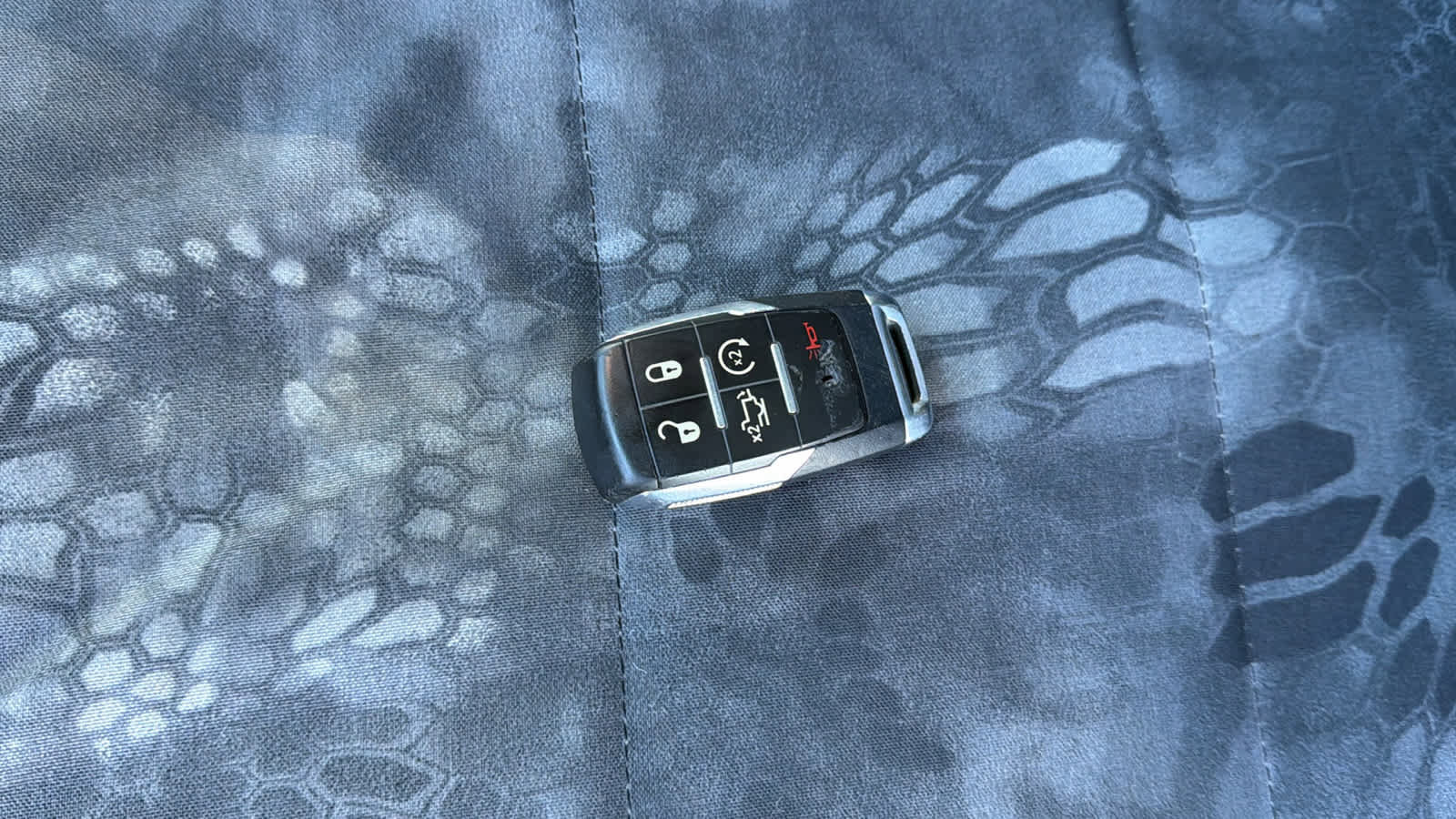 Used 2019 RAM 2500 Laramie w/ Night Edition image 20