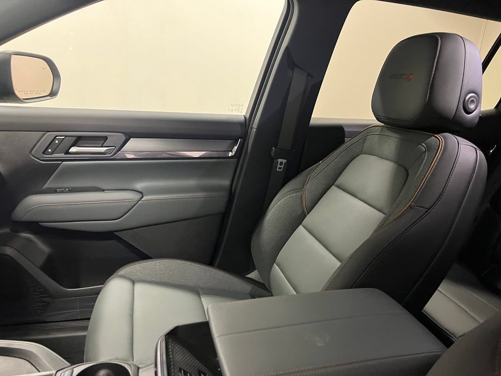 New 2027 GMC Terrain AT4 w/ LPO, Floor Liner Package AWD/4WD image 29