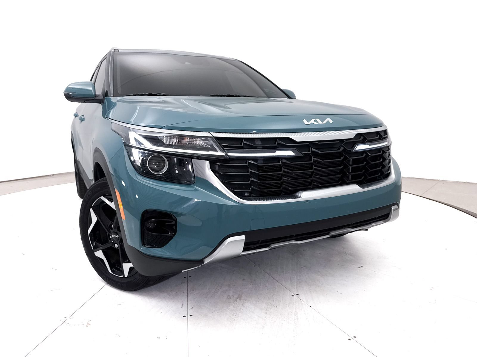 Certified 2024 Kia Seltos EX FWD image 6