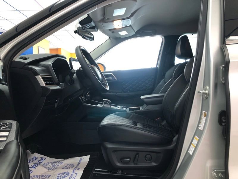 Used 2023 Mitsubishi Outlander SEL image 18