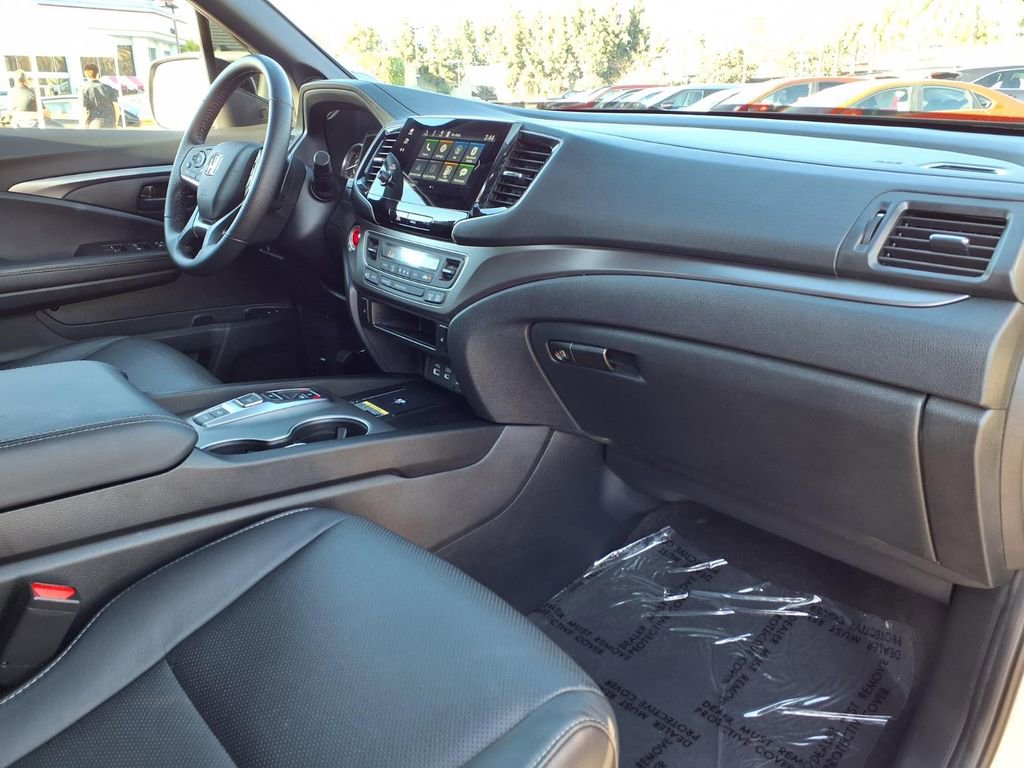 Used 2024 Honda Passport EX-L image 15