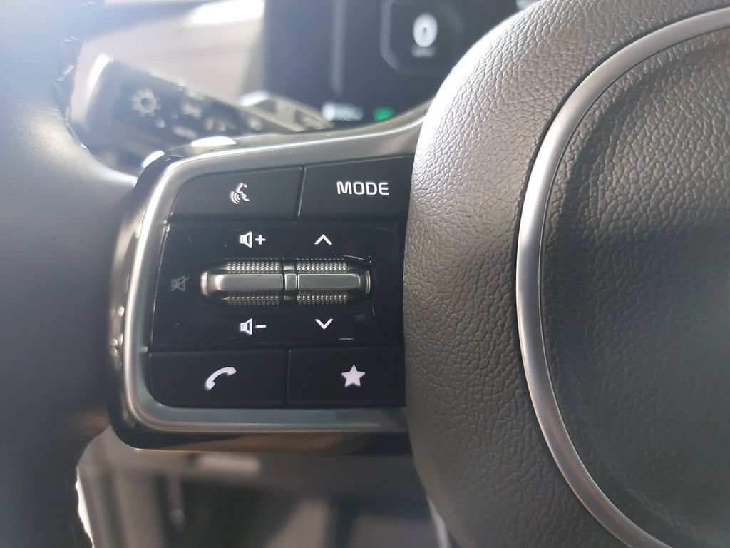 Used 2026 Kia Carnival SX Prestige FWD image 18