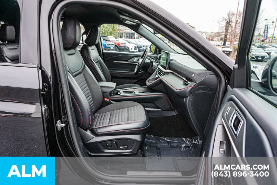 Used 2025 Ford Explorer ST-Line AWD/4WD image 24