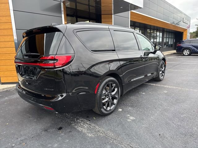 New 2026 Chrysler Pacifica Limited w/ S Appearance Package image 27
