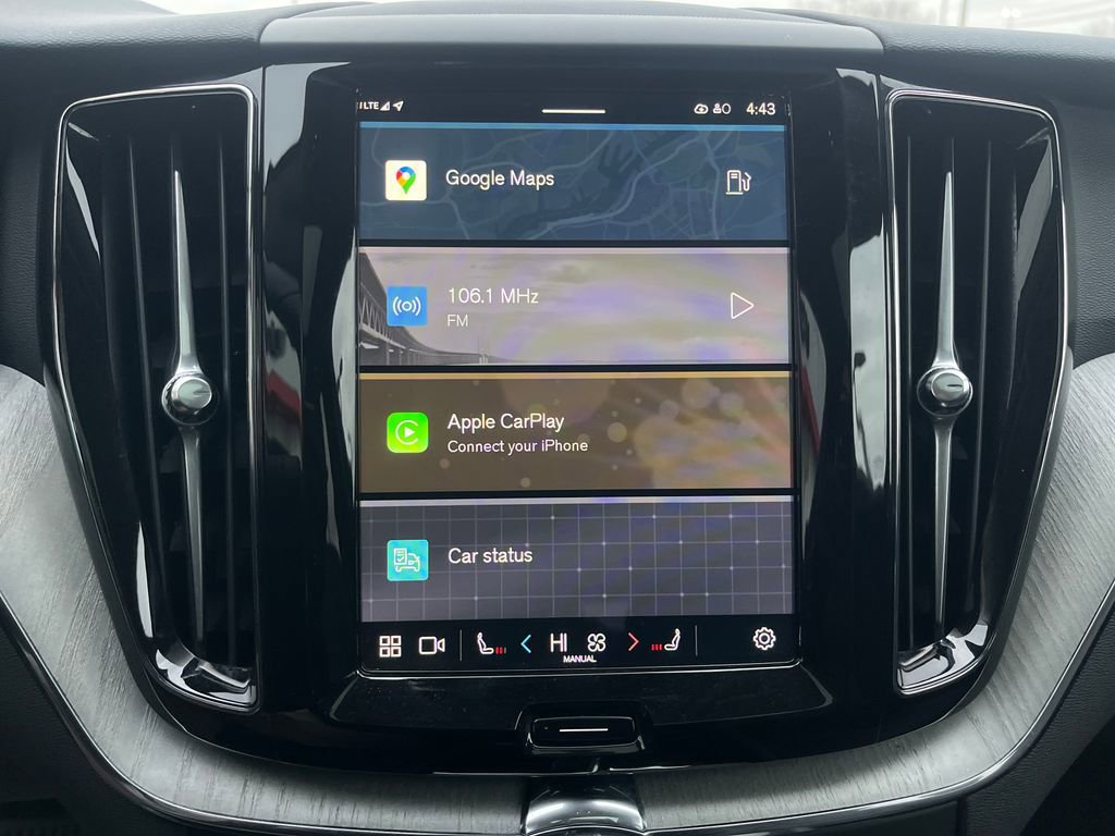 Used 2025 Volvo XC60 B5 Plus image 18