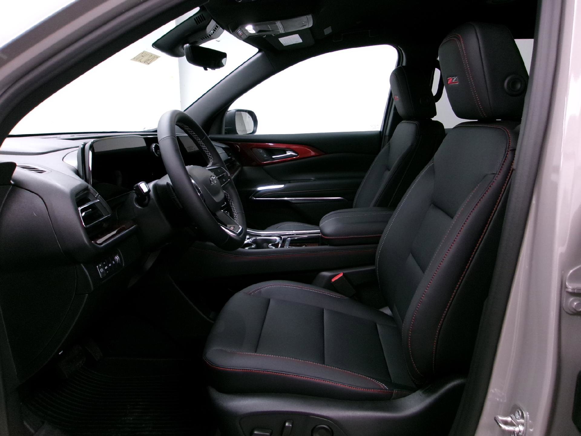 New 2026 Chevrolet Traverse Z71 w/ Driver Confidence Package image 8
