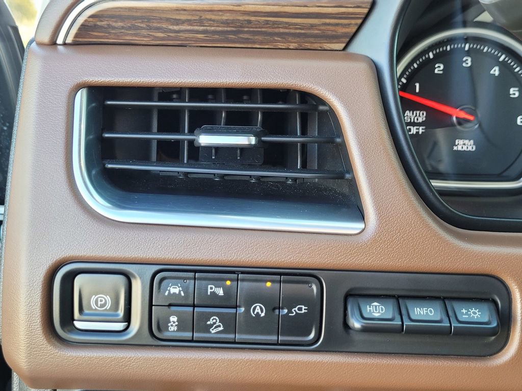 Used 2021 Chevrolet Suburban High Country w/ Premium Package image 29