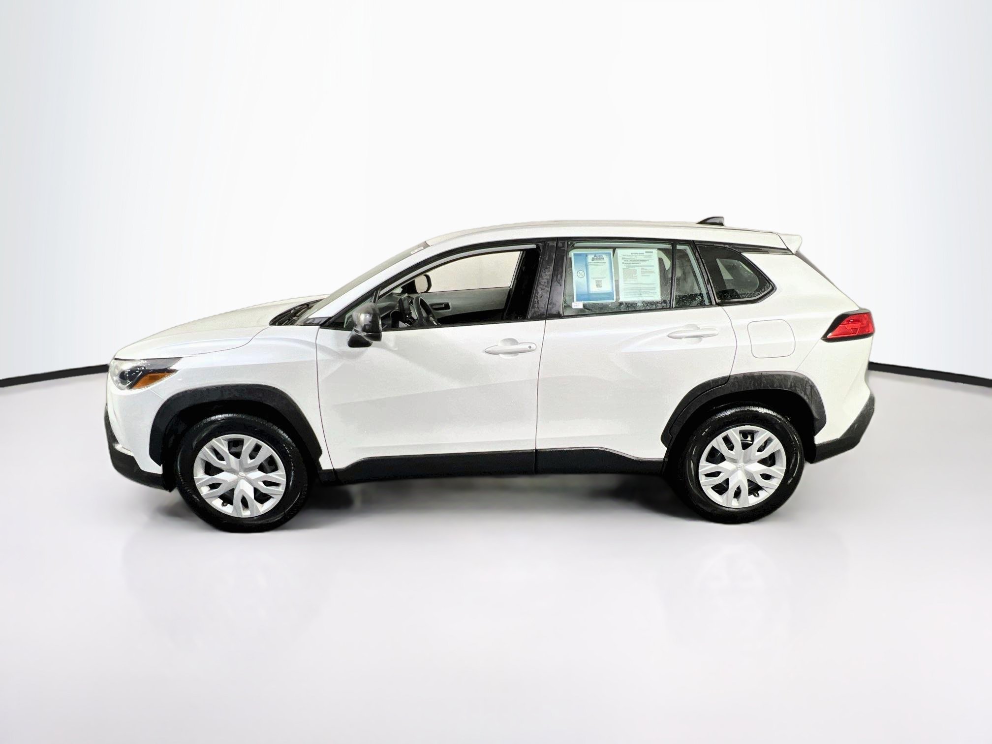 Used 2022 Toyota Corolla Cross L AWD/4WD image 8