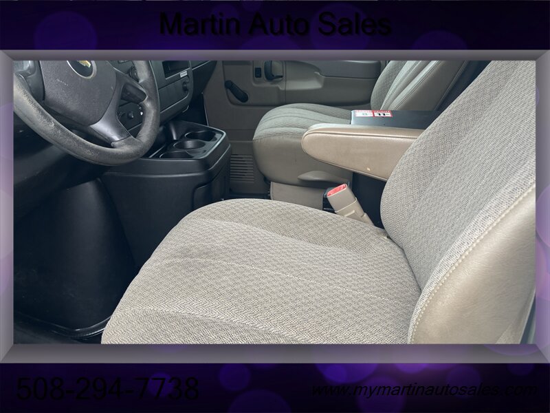 Used 2012 Chevrolet Express 2500 RWD image 5