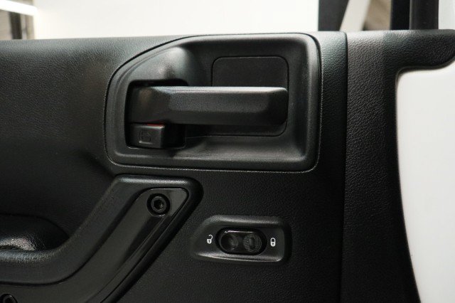 Used 2017 Jeep Wrangler Unlimited Sahara AWD/4WD image 20