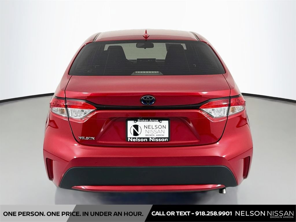Used 2021 Toyota Corolla LE FWD image 6