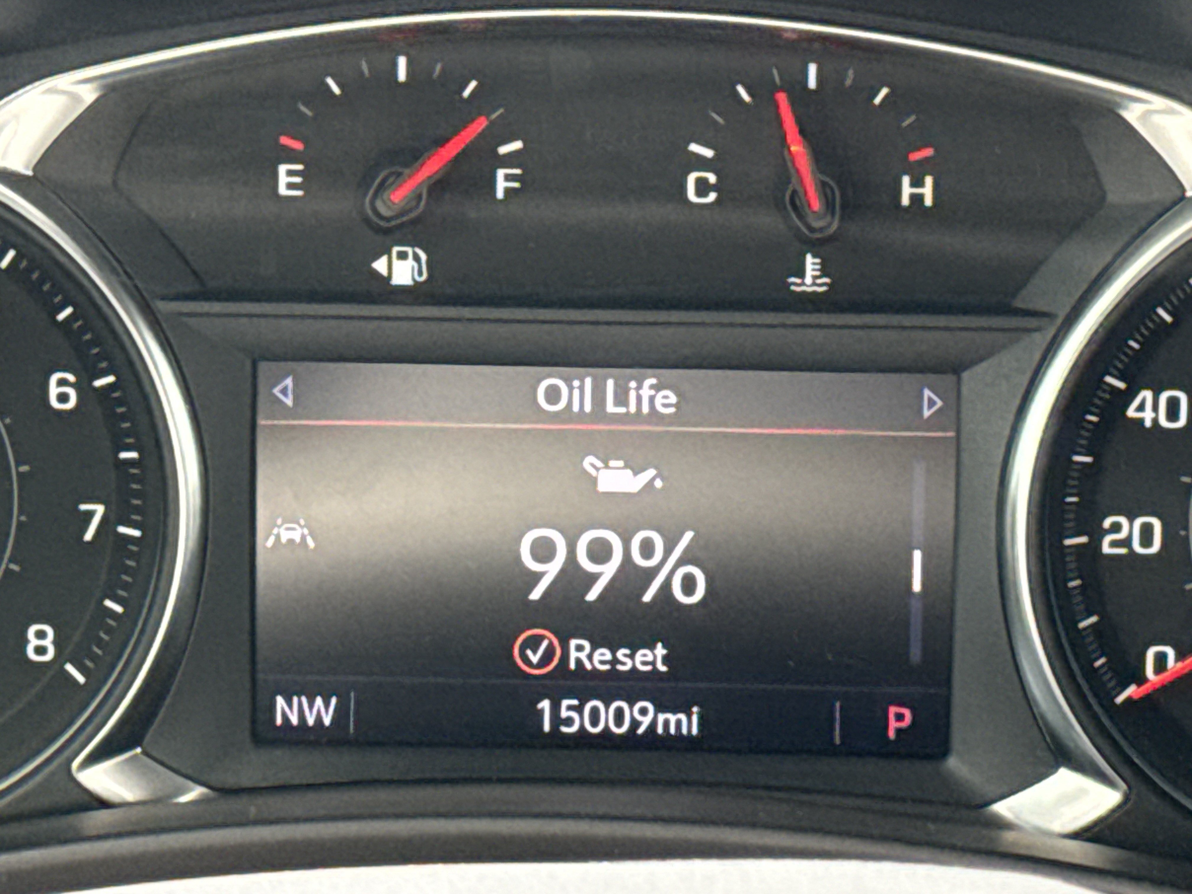 Used 2024 Chevrolet Equinox RS FWD image 21