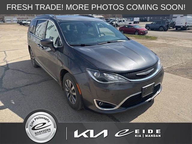 Used 2020 Chrysler Pacifica Touring-L Plus FWD image 1