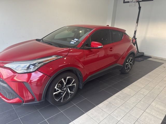 Used 2021 Toyota C-HR XLE FWD image 1