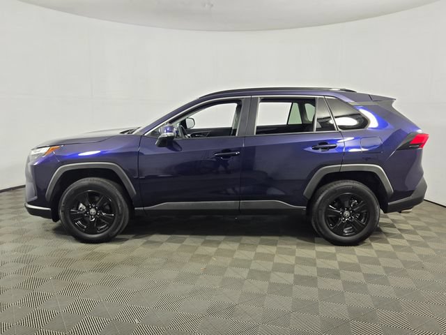 Used 2025 Toyota RAV4 XLE AWD/4WD image 4