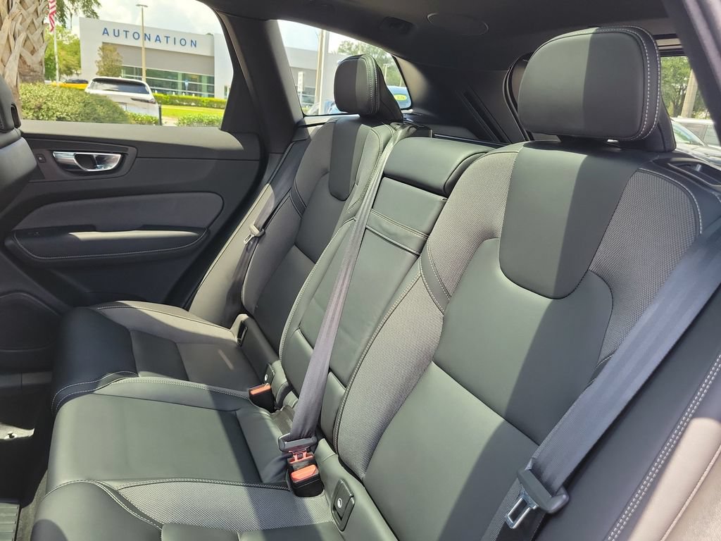 Used 2021 Volvo XC60 T8 R-Design w/ Advanced Package AWD/4WD image 21