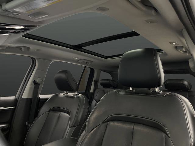 Used 2022 Jeep Grand Cherokee Limited image 7