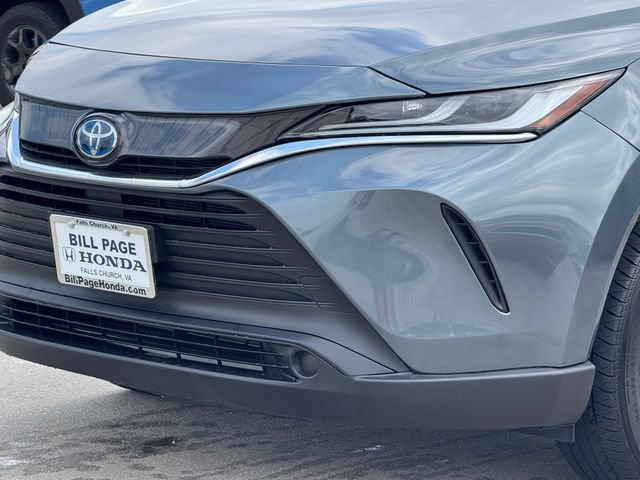 Used 2024 Toyota Venza LE AWD/4WD image 3
