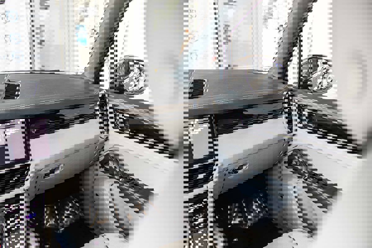 Used 2021 Porsche Cayenne E-Hybrid image 40