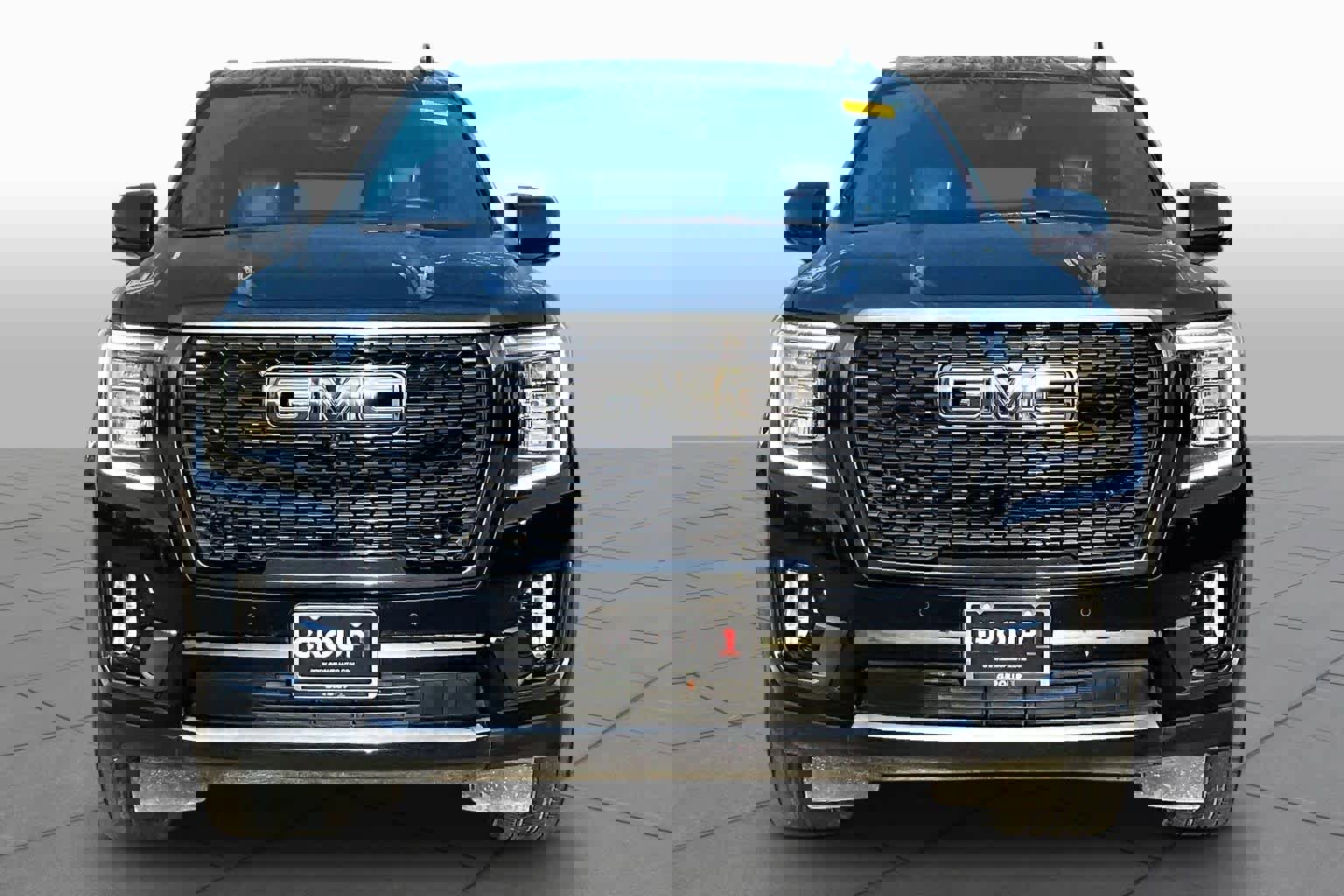 Used 2023 GMC Yukon XL Denali Ultimate image 4