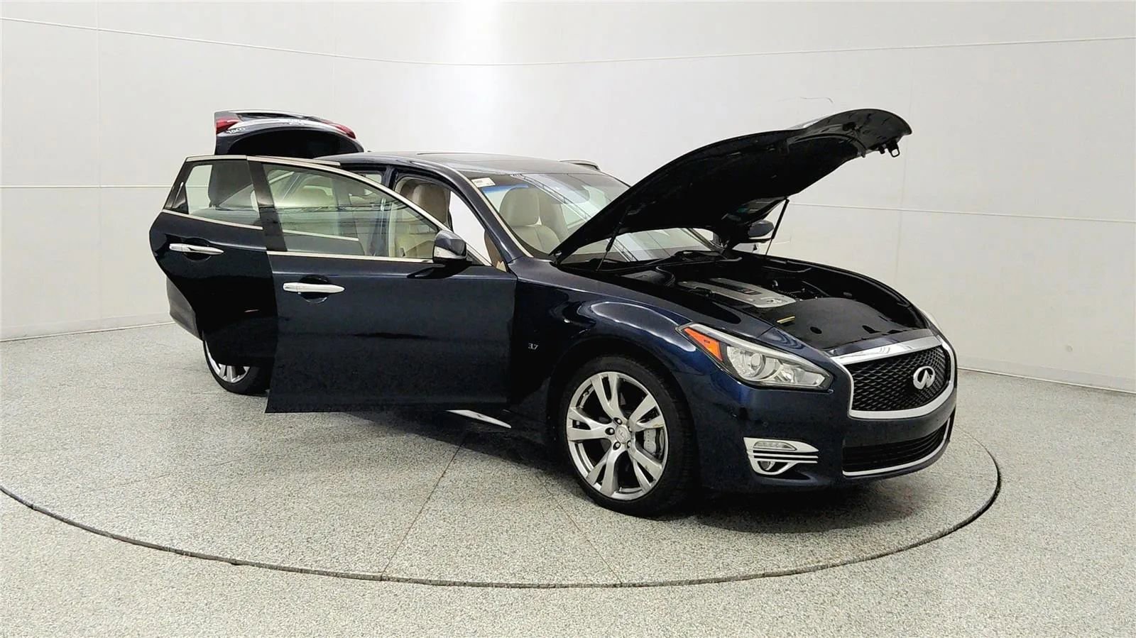 Used 2016 INFINITI Q70 L 3.7 AWD/4WD image 9