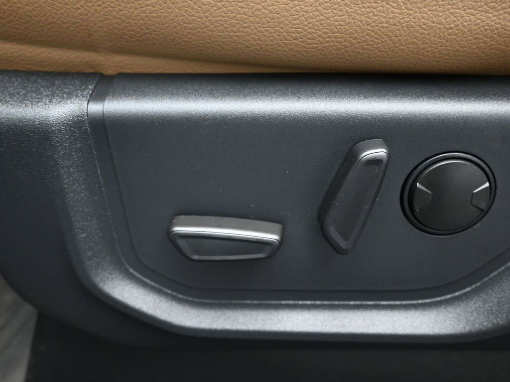 Used 2022 Ford F250 Lariat w/ Chrome Package image 10