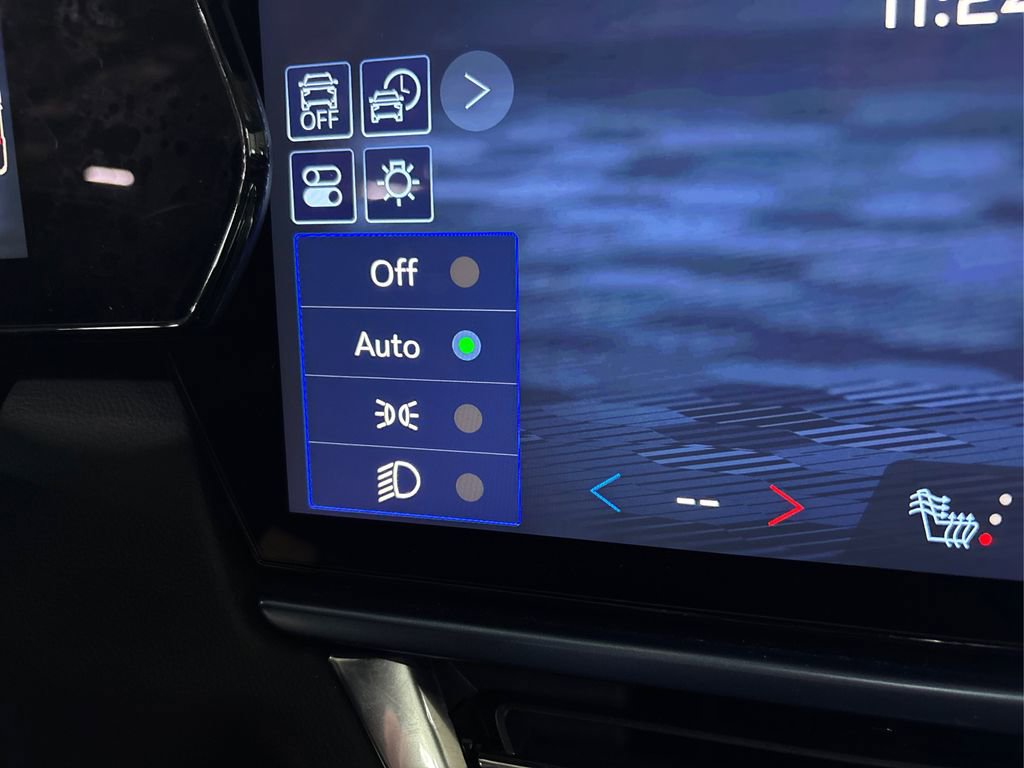 Used 2025 Chevrolet Equinox EV LT image 27