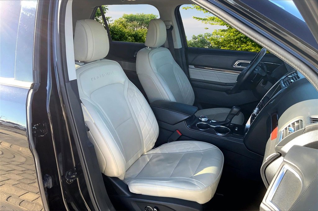 Used 2018 Ford Explorer Platinum image 27