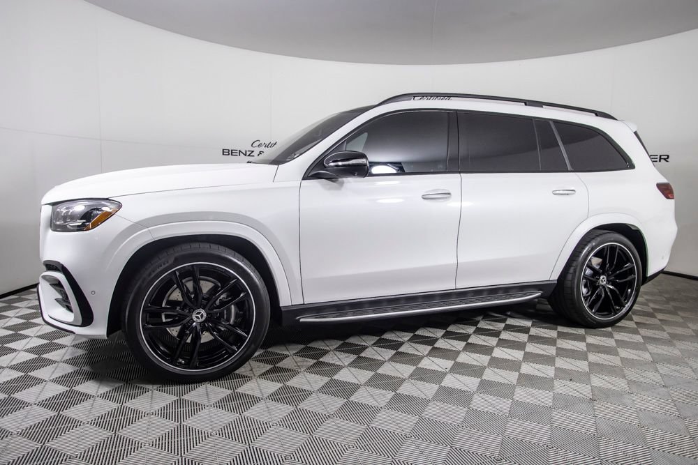 Used 2026 Mercedes-Benz GLS 580 4MATIC image 10