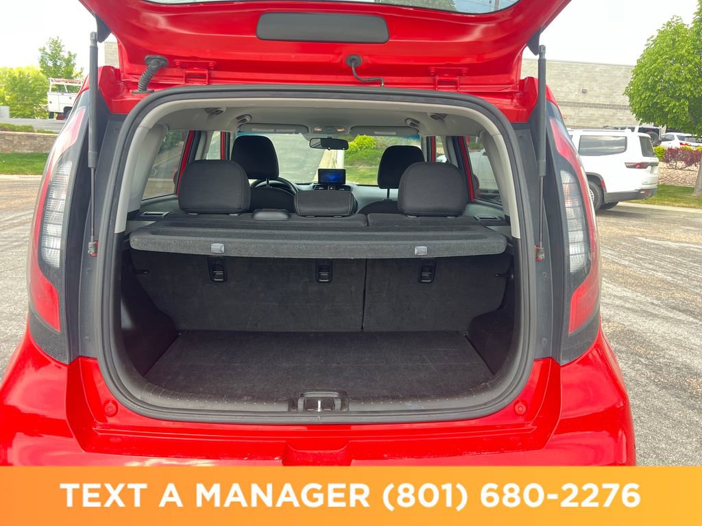 Used 2017 Kia Soul + FWD image 12