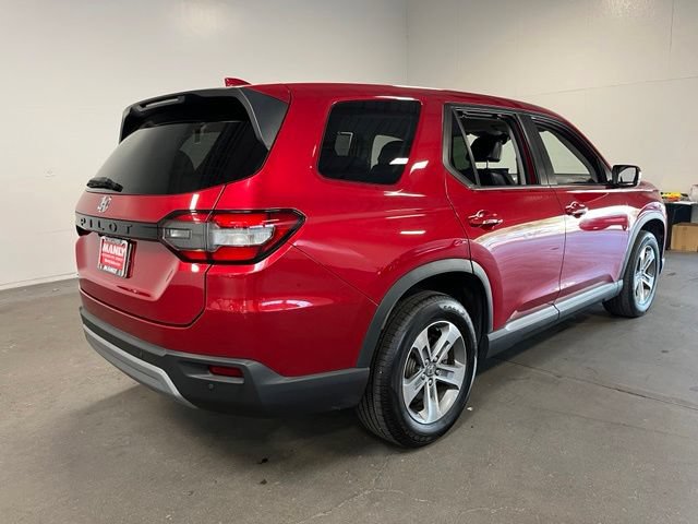 Used 2024 Honda Pilot EX-L image 3